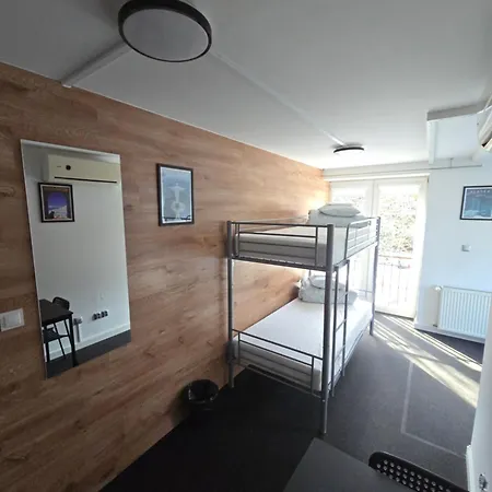 Auberge de jeunesse Rooms4rest Biz Skibicka Budynek 2 - Private For Tourists