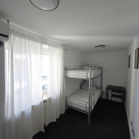 Hostel Rooms4rest Biz Skibicka Budynek 2 - Private For Tourists