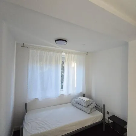 Rooms4rest Biz Skibicka Budynek 2 - Private For Tourists 바르샤바