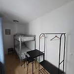 旅馆 Rooms4rest Biz Skibicka Budynek 2 - Private For Tourists 华沙
