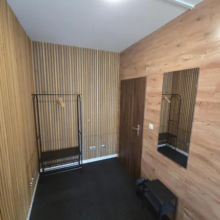 Rooms4rest Biz Skibicka Budynek 2 - Private For Tourists 华沙
