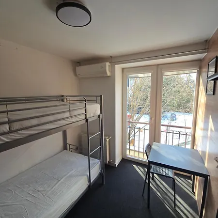 Rooms4rest Biz Skibicka Budynek 2 - Private For Tourists Hostel Varšava
