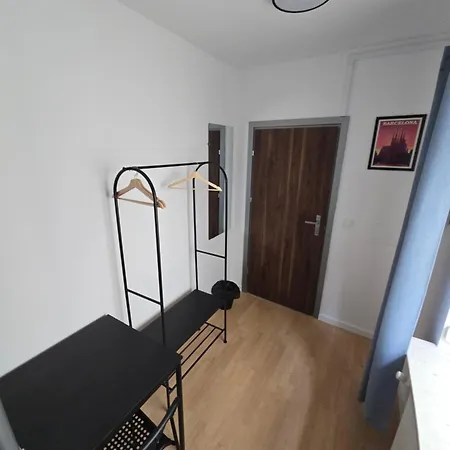 Rooms4rest Biz Skibicka Budynek 2 - Private For Tourists Hostel Varšava